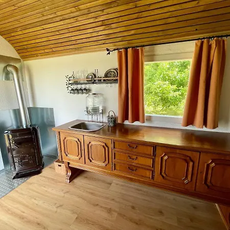 Bauwagen In Idyllischer Lage 슐리츠