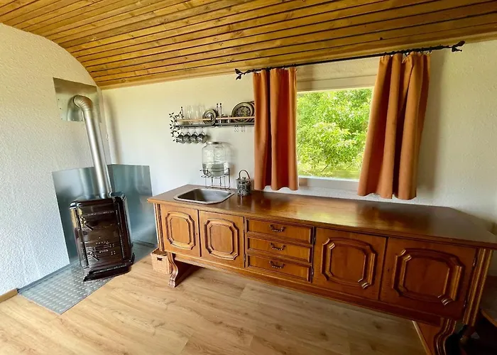 Bauwagen In Idyllischer Lage شليتز